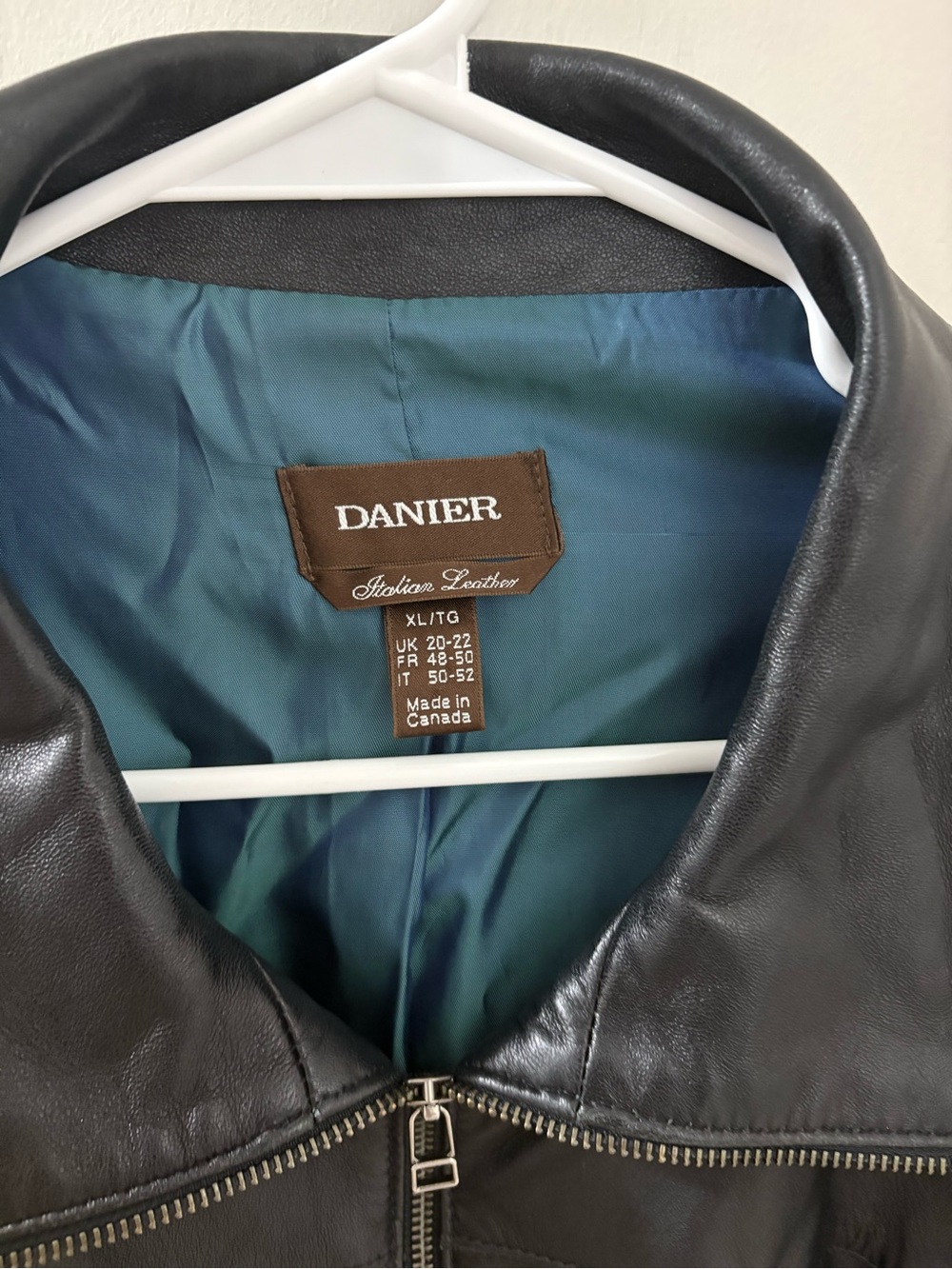 Danier Genuine Leather Black Zip Front Jacket - Picture 2 of 4
